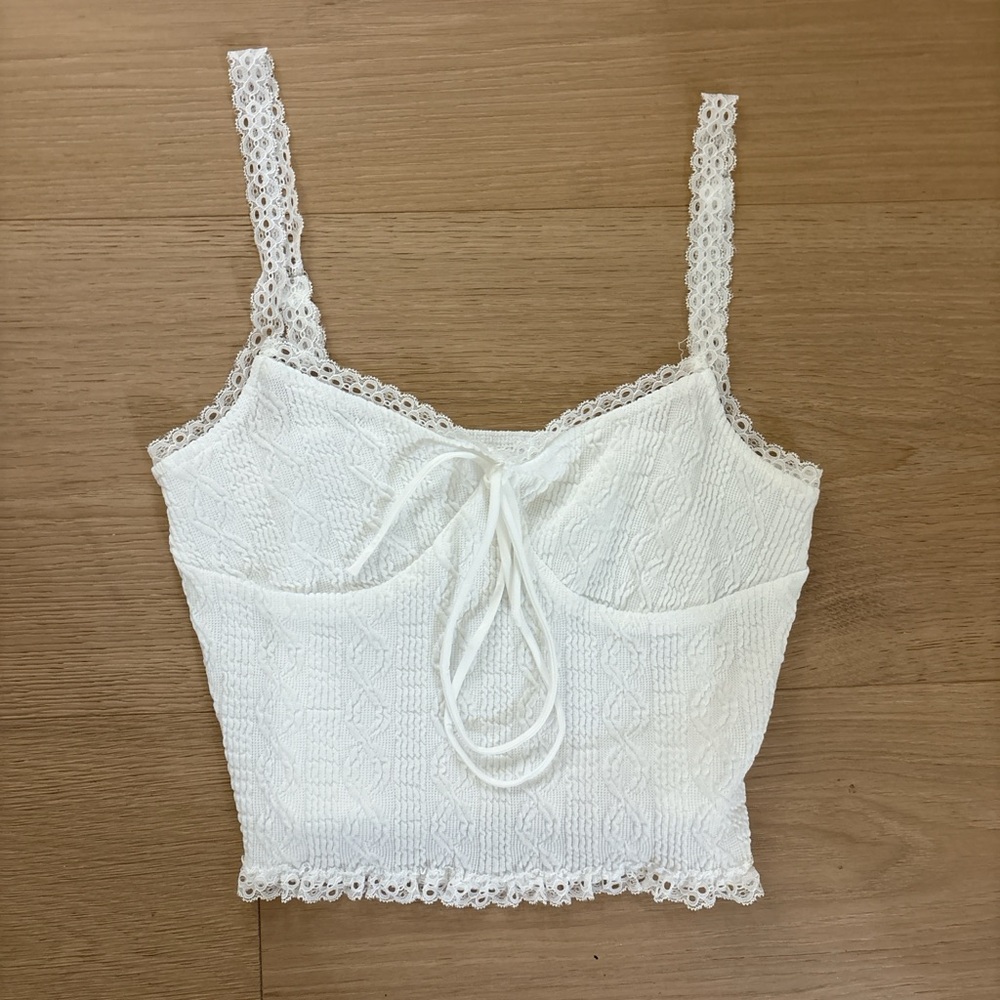 Elegant White Lace Women’s Top